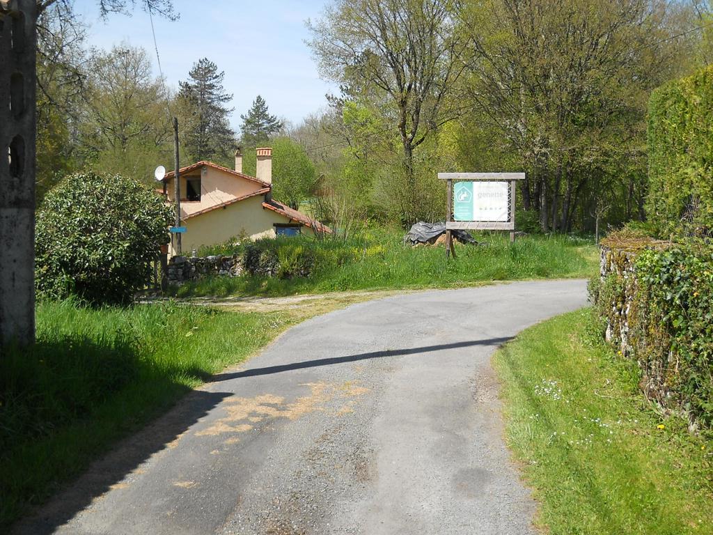 Le Domaine De La Genette Villa Paussac-et-Saint-Vivien Luaran gambar
